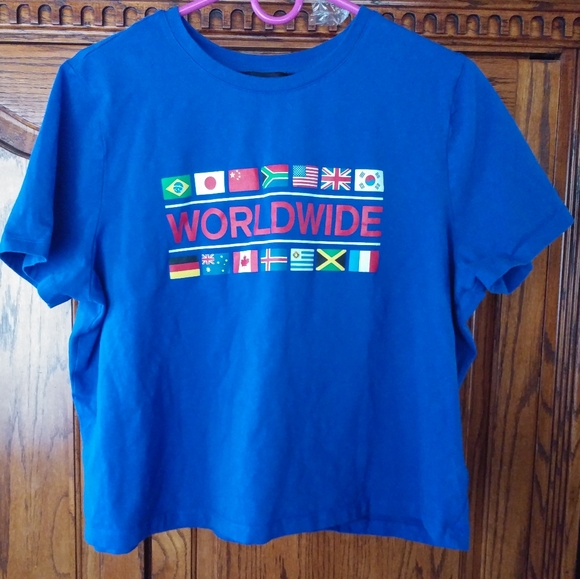 F21+ Worldwide Cropped Tee - Picture 1 of 4